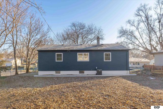 3202 Wallace Avenue, Bellevue, NE 68046