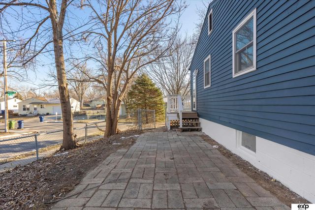 3202 Wallace Avenue, Bellevue, NE 68046