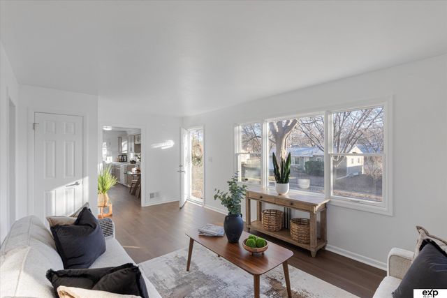 3202 Wallace Avenue, Bellevue, NE 68046