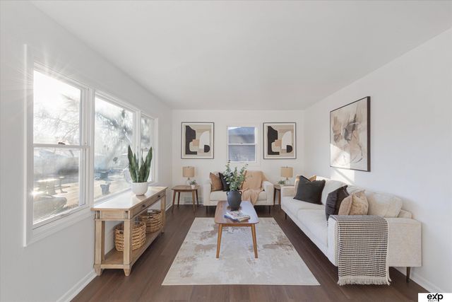 3202 Wallace Avenue, Bellevue, NE 68046