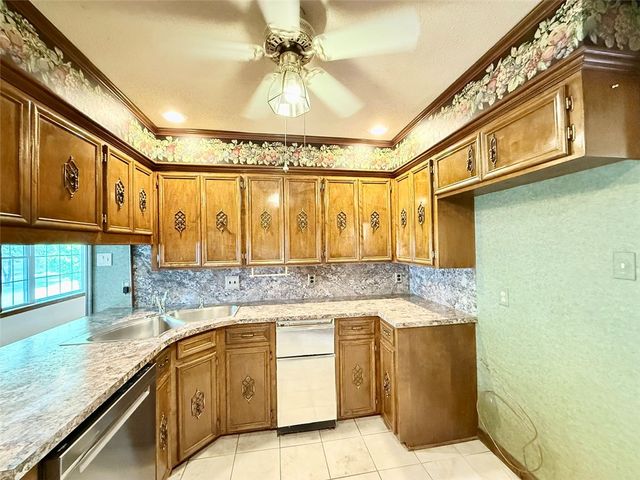 204 E Shore Drive, Russellville, AR 72802