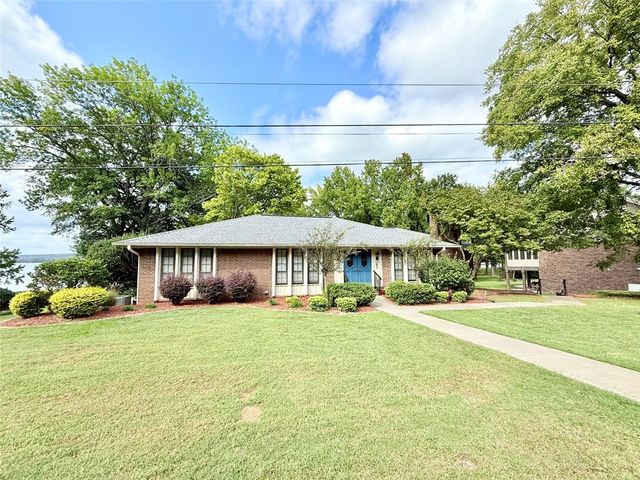 204 E Shore Drive, Russellville, AR 72802