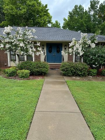 204 E Shore Drive, Russellville, AR 72802