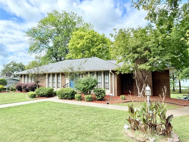 204 E Shore Drive, Russellville, AR 72802