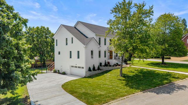 901 Bridgewater Ct, Nashville, TN 37221