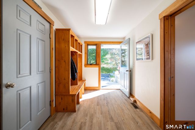 54 Indian Trail, Brookfield, CT 06804