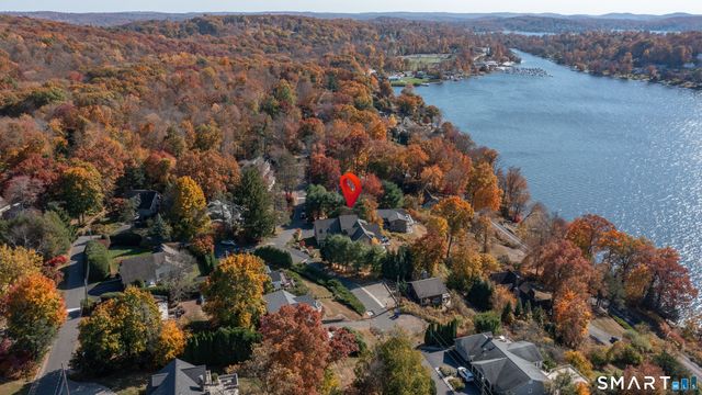 54 Indian Trail, Brookfield, CT 06804