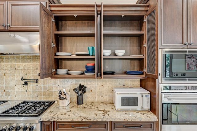 6160 El Camino Road, Las Vegas, NV 89118