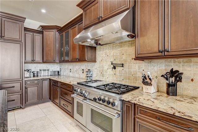 6160 El Camino Road, Las Vegas, NV 89118