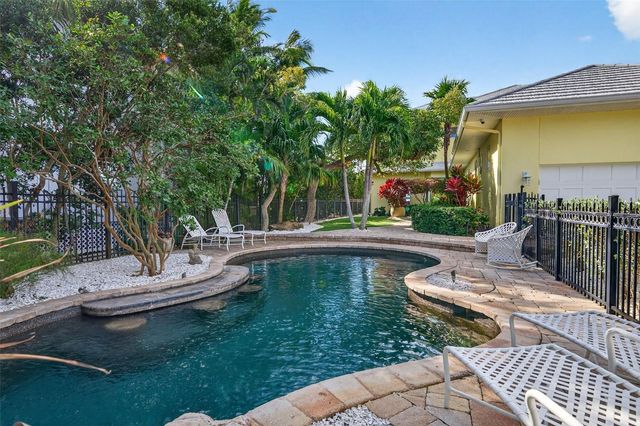 7152 POINT OF ROCKS CIRCLE, Sarasota, FL 34242