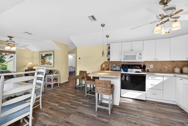 7152 POINT OF ROCKS CIRCLE, Sarasota, FL 34242