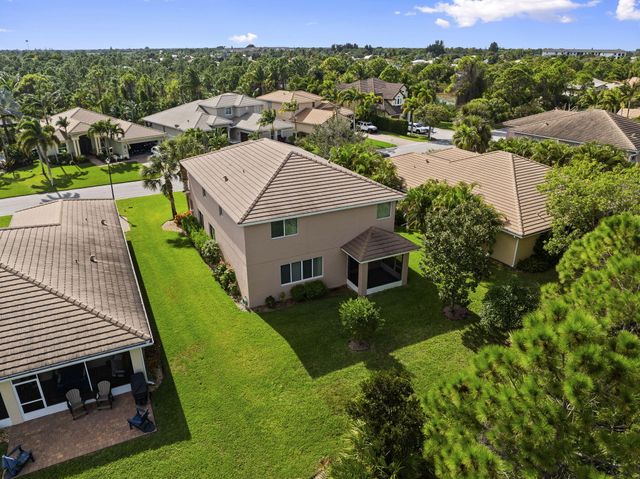 505 NW Windflower Terrace, Jensen Beach, FL 34957