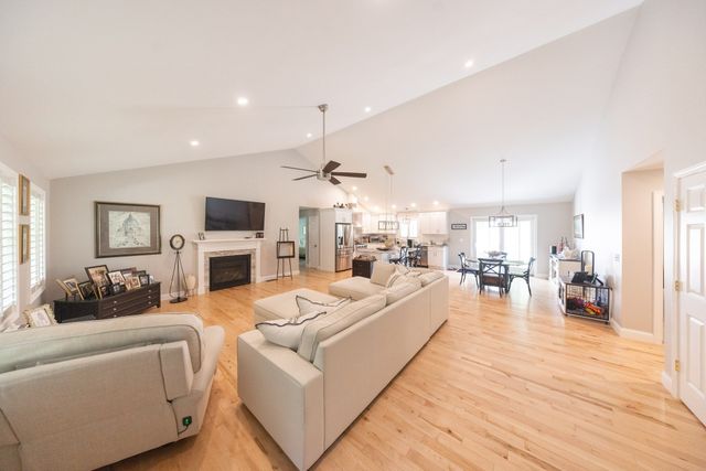 17 Harwood Farm Road, Southbridge, MA 01550