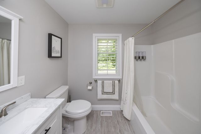 17 Harwood Farm Road, Southbridge, MA 01550