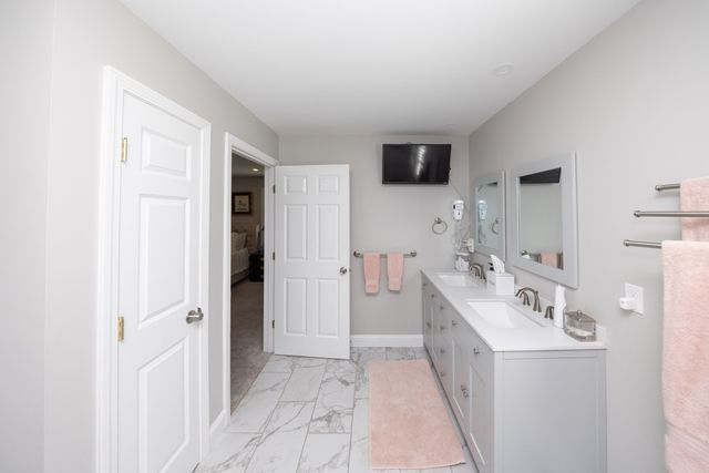 17 Harwood Farm Road, Southbridge, MA 01550