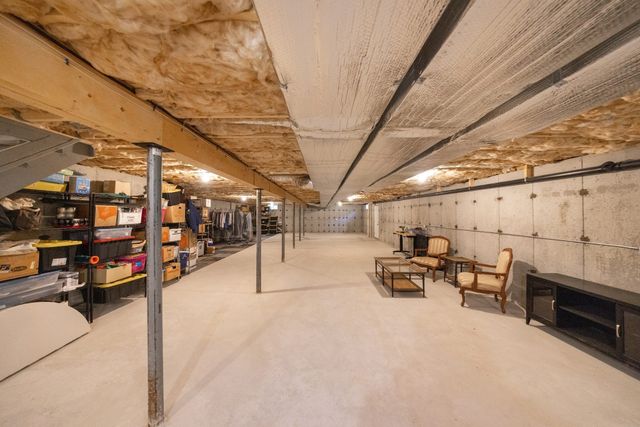 17 Harwood Farm Road, Southbridge, MA 01550