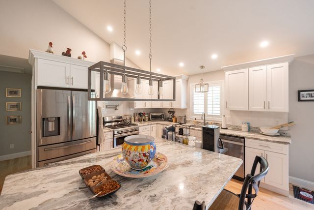 17 Harwood Farm Road, Southbridge, MA 01550