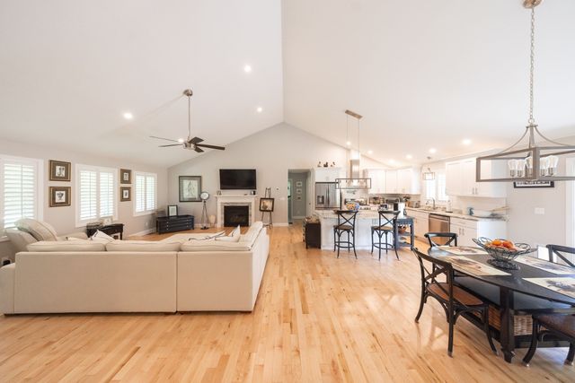 17 Harwood Farm Road, Southbridge, MA 01550