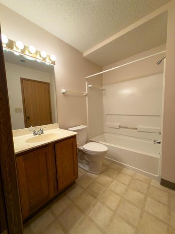 5365 Pond View Drive, Westerville, OH 43081