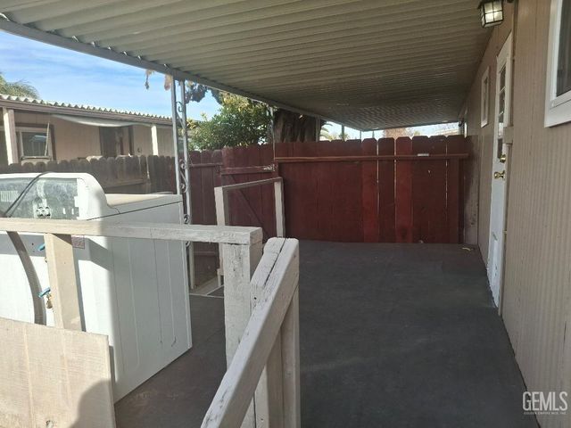 1501 Calcutta Drive 9, Bakersfield, CA 93307