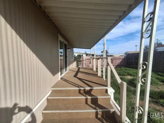 1501 Calcutta Drive 9, Bakersfield, CA 93307