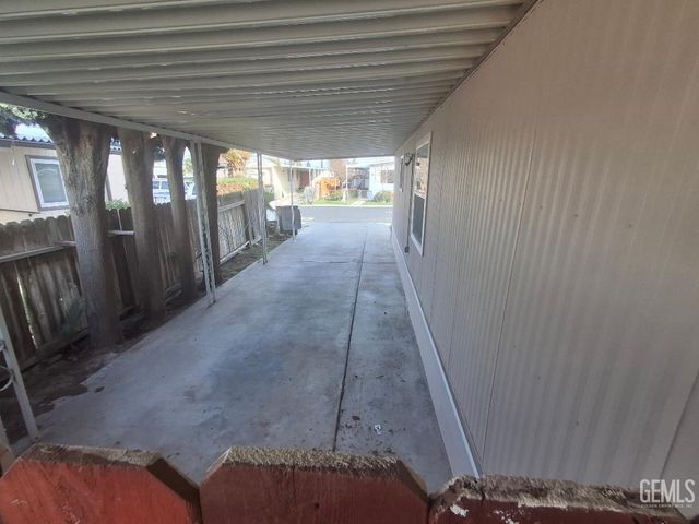 1501 Calcutta Drive 9, Bakersfield, CA 93307