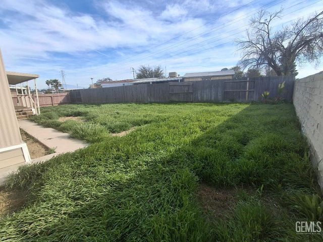 1501 Calcutta Drive 9, Bakersfield, CA 93307