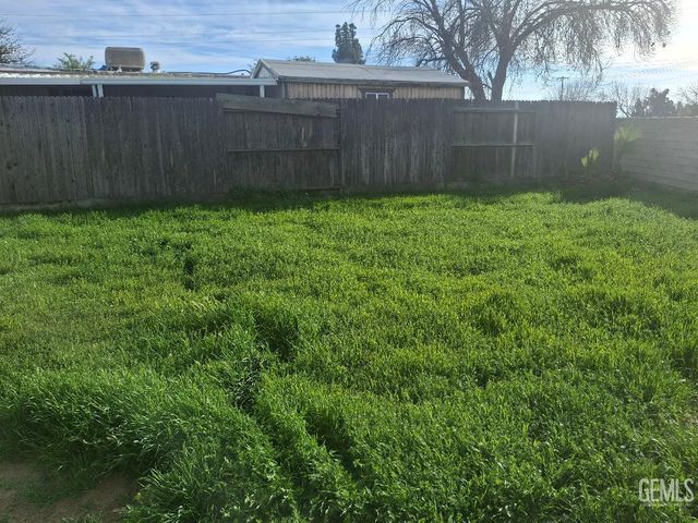 1501 Calcutta Drive 9, Bakersfield, CA 93307