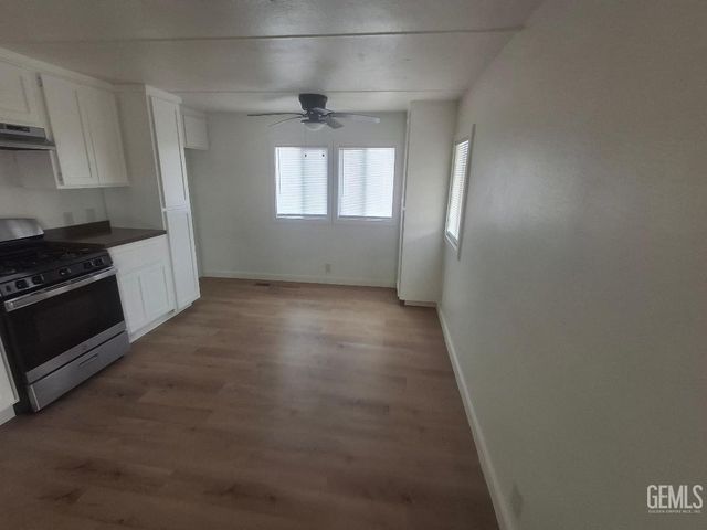 1501 Calcutta Drive 9, Bakersfield, CA 93307