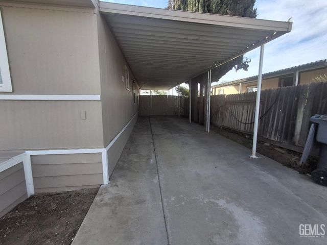 1501 Calcutta Drive 9, Bakersfield, CA 93307