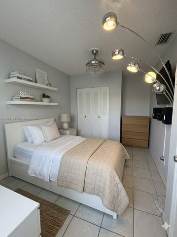 8408 NW 8th St 8408, Miami, FL 33126