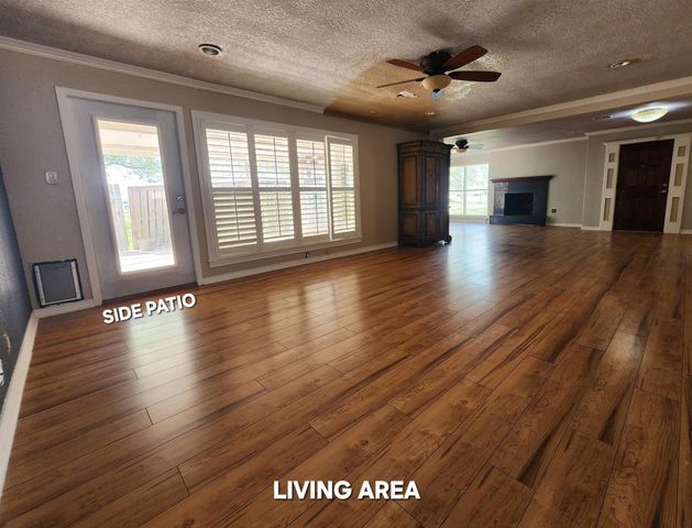 941 Magnolia Street, Lake Jackson, TX 77566