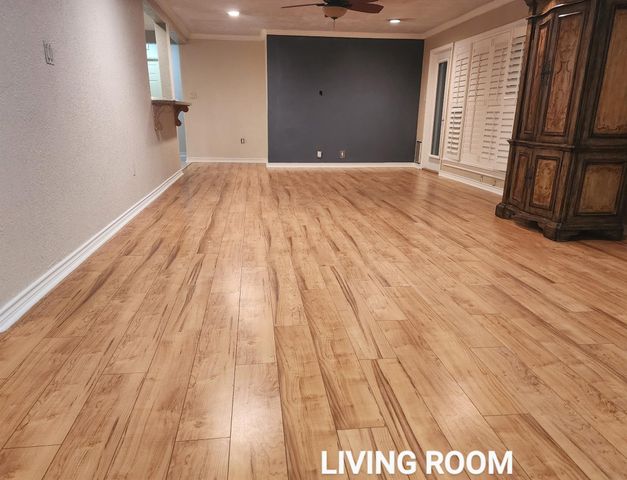 941 Magnolia Street, Lake Jackson, TX 77566