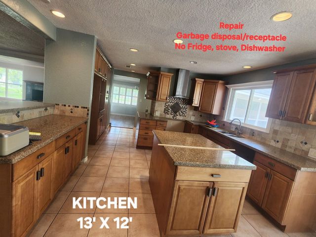 941 Magnolia Street, Lake Jackson, TX 77566