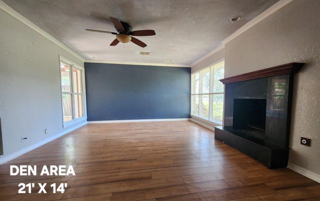 941 Magnolia Street, Lake Jackson, TX 77566