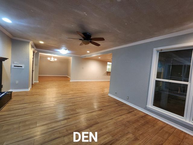 941 Magnolia Street, Lake Jackson, TX 77566