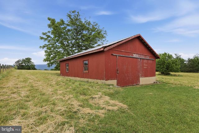 2447 HEADQUARTERS RD, Edinburg, VA 22824