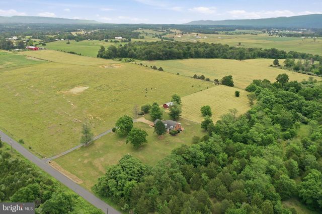 2447 HEADQUARTERS RD, Edinburg, VA 22824