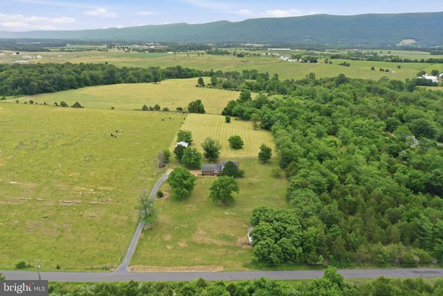 2447 HEADQUARTERS RD, Edinburg, VA 22824