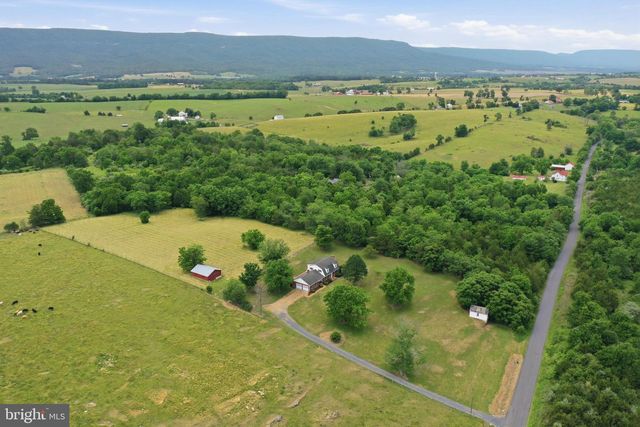 2447 HEADQUARTERS RD, Edinburg, VA 22824