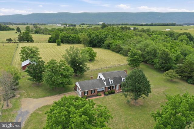 2447 HEADQUARTERS RD, Edinburg, VA 22824
