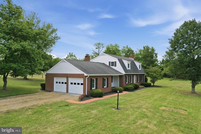 2447 HEADQUARTERS RD, Edinburg, VA 22824