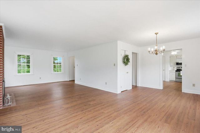 2447 HEADQUARTERS RD, Edinburg, VA 22824