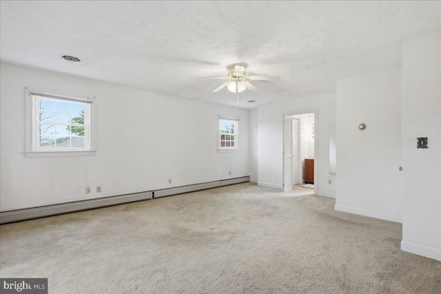 2447 HEADQUARTERS RD, Edinburg, VA 22824