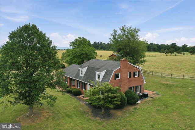 2447 HEADQUARTERS RD, Edinburg, VA 22824