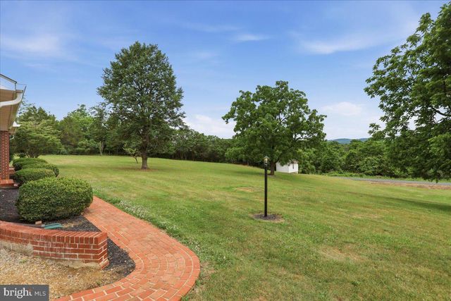 2447 HEADQUARTERS RD, Edinburg, VA 22824