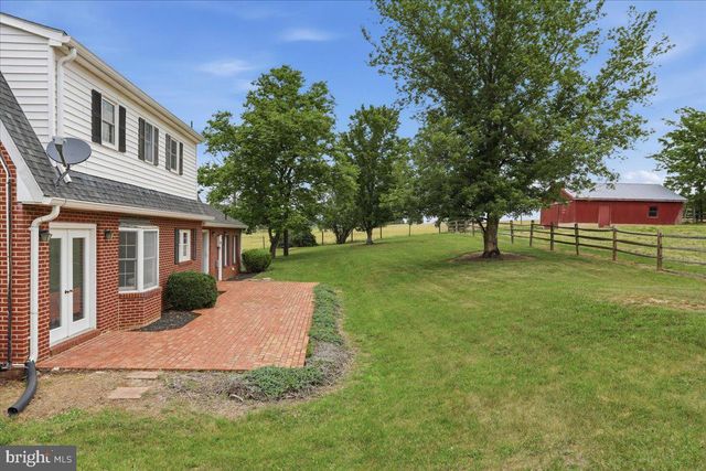 2447 HEADQUARTERS RD, Edinburg, VA 22824