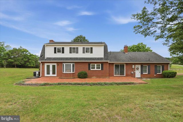 2447 HEADQUARTERS RD, Edinburg, VA 22824