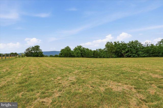 2447 HEADQUARTERS RD, Edinburg, VA 22824