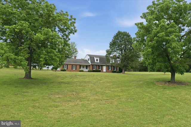 2447 HEADQUARTERS RD, Edinburg, VA 22824